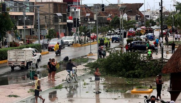 Los huracanes ocasionan inundaciones, marejadas y vientos intensos que pueden poner en riesgo la vida de la población (Foto: EFE)