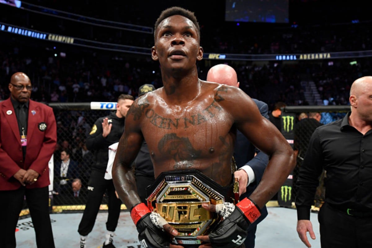 Israel Adesanya ganó el título de peso medio en el UFC 243 (en 2019) tras vencer al australiano Robert Whittaker. (Foto: Getty Images)