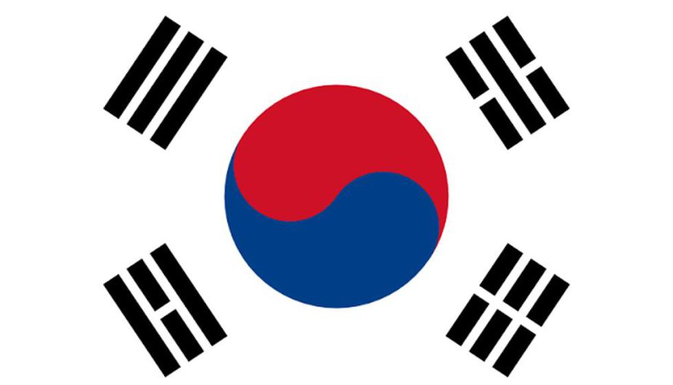 Las camisetas y banderas de los países que no guardan relación.