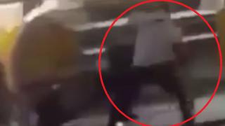 Peleador golpeó sin piedad a tres policías en aeropuerto (VIDEO)