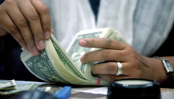 El dólar se negociaba en 20,6 pesos en México este martes. (Foto: AFP)