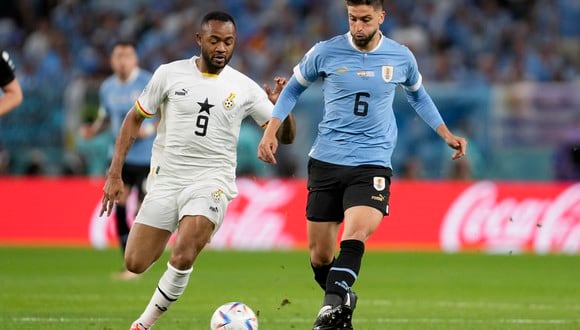 Rodrigo Bentancur tuvo que salir tras lesión en el Uruguay vs. Ghana. (Foto: AP)
