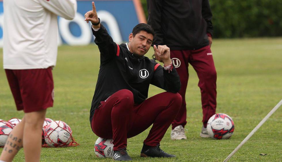 Jugadores de Universitario sorpendieron por su cumpleaños a Nicolás Córdova