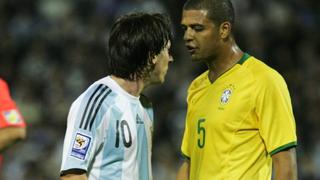 Felipe Melo, sobre cómo parar a Messi: “Con un codazo en la cabeza”