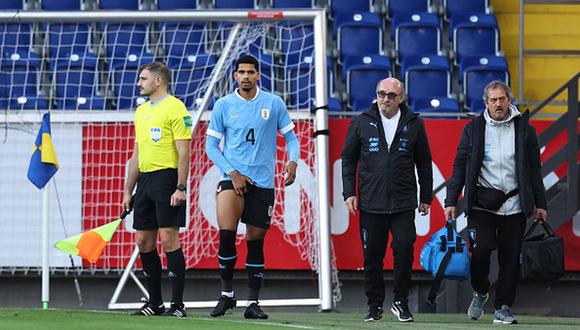 Ronald Araújo se lesionó en el partido entre Uruguay e Irán por amistoso FIFA de septiembre. (Foto: Getty)