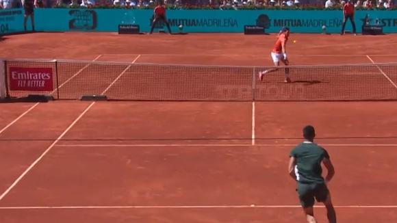 Así fue el último duelo entre Carlos Alcaraz vs. Novak Djokovic. (Video: Twitter)