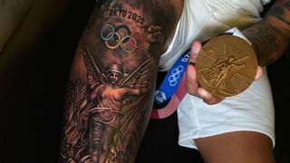Lo lleva en la piel: Alexis Vega y su impresionante tatuaje tras el Bronce en Tokio 2020