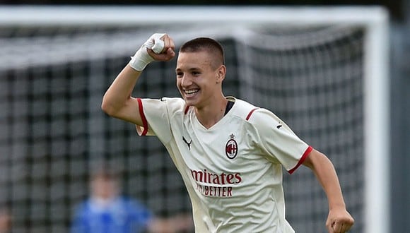 Francesco Camarda tiene 14 años y juega en las divisiones menores del AC Milan. (Foto: Getty Images)