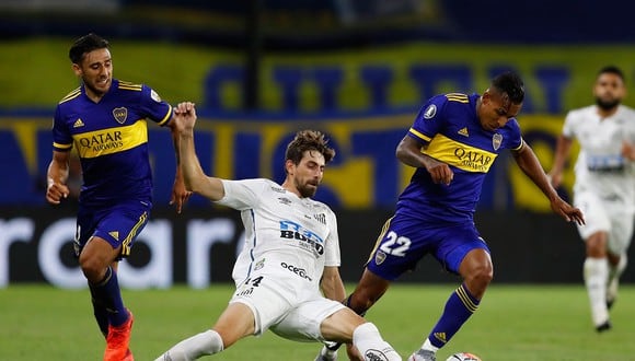 Boca y Santos empataron sin goles en La Bombonera. La llave se define el miércoles 13 de enero en Sao Paulo. (Foto: AFP)