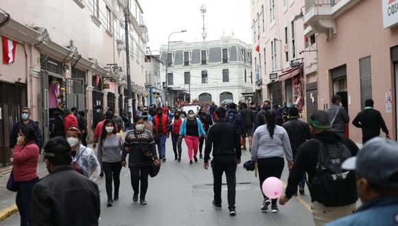 La cantidad de casos confirmados aumentó este sábado. (Foto: Britanie Arroyo/GEC)