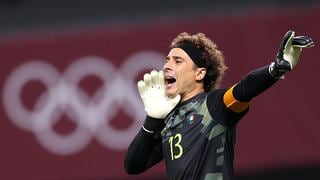 Admirable: ‘Memo’ Ochoa, Dani Alves y una clase magistral de respeto tras el México-Brasil