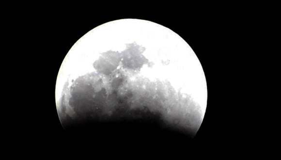 Durante la luna llena, nuestro satélite natural recibe la máxima cantidad de luz solar de todo su ciclo (Foto: AFP)