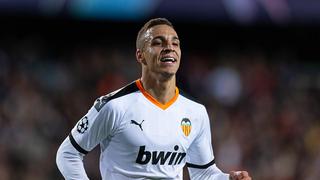 Rodrigo camino a Barcelona: no se entrena con Valencia y se acerca al Camp Nou
