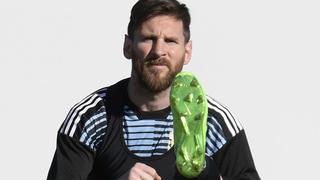 Con la pierna en alto: el conmovedor mensaje de Messi a los más jóvenes de la Selección Argentina