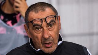 Juventus informó que el entrenador Maurizio Sarri padece de neumonía