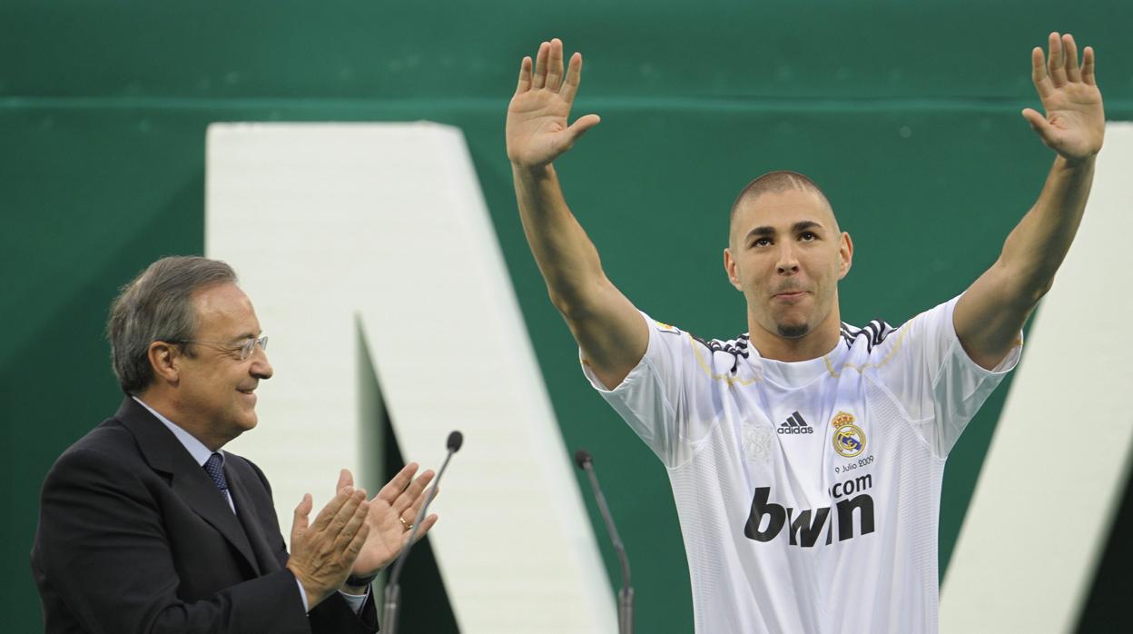 Florentino Pérez, sobre Benzema: "Su comportamiento en España ha sido ejemplar. Como jugador, es una mezcla entre Ronaldo Nazario y Zidane. Esa mezcla me enamoró de él". (Internet)