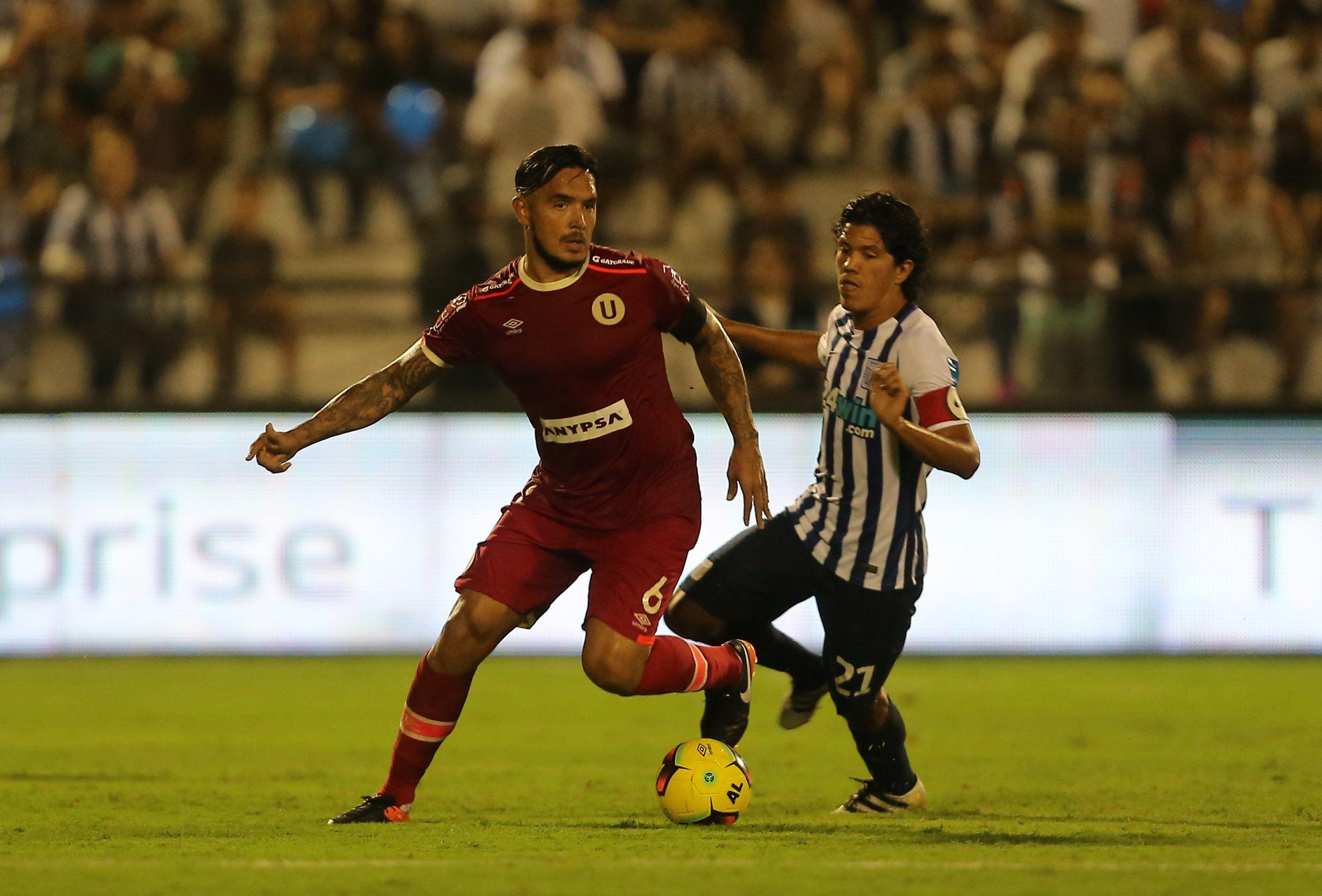 Al postergarse su partido ante Juan Aurich, el estreno de Alianza Lima en 2017 fue ante Universitario de Deportes. Ese año, los 'Íntimos' fueron campeones por última vez. (Foto: Jesús Saucedo)