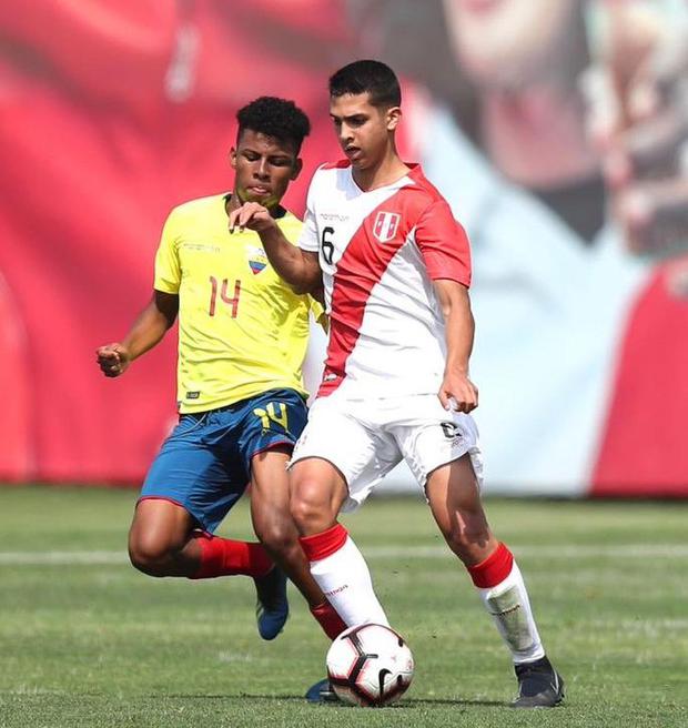 Alessandro Burlamaquí solo ha jugado en un amistoso, ante Ecuador. (Foto: FPF)