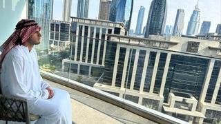 Un jeque: Carlos Zambrano luce atuendo árabe durante sus vacaciones en Dubai