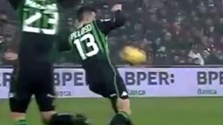 ¿Qué pasa, Cris? El pelotazo de Cristiano Ronaldo a Khedira en pleno partido [VIDEO]