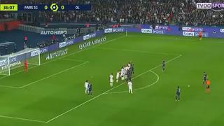 Sigue tocando a puerta: el tiro libre de Messi que pegó en el travesaño en PSG vs. Lyon [VIDEO]