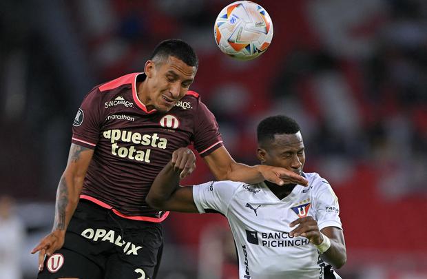 Universitario cayó 2-0 ante LDU de Quito y no pudo acceder a la Copa Sudamericana. (Foto: AFP)