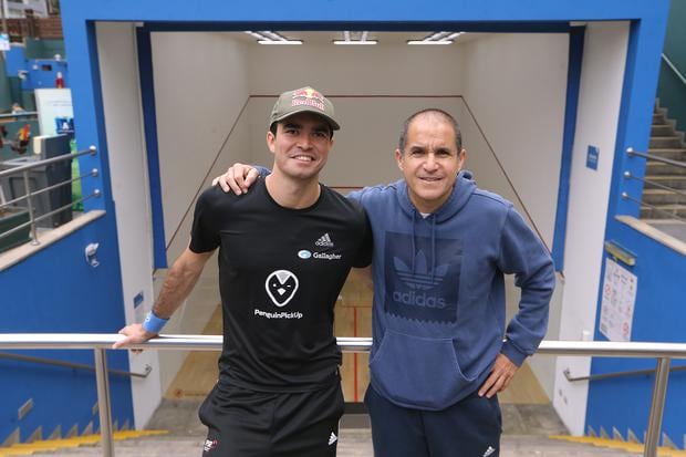 Diego Elías y su padre y entrenador,  José Manuel 'El Tigre' Elías. (Alessandro Currarino / GEC)