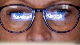 Huawei accedió a datos privados de los usuarios de Facebook sin consentimiento