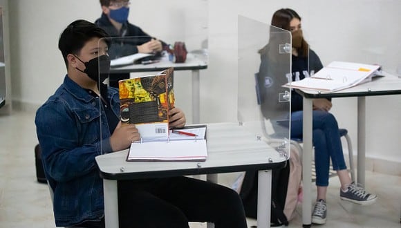 Beca Jóvenes Escribiendo el Futuro: cómo registrarte y requisitos para cobrar los $9,600 pesos en México (Foto: Getty Images).
