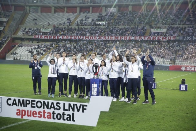 Homenaje a las chicas de Alianza Lima que ganaron la Liga Nacional Superior de Vóley 2023-24. (Foto: Giancarlo Ávila / GEC)