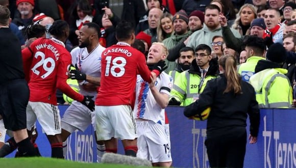 Casemiro vio la roja directa por primera vez en su carrera en triunfo del Manchester United. (Foto: Getty)