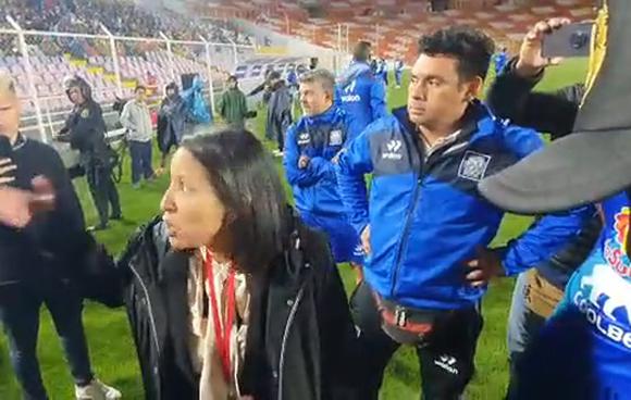 Retraso en inicio de partido de Cusco FC vs. Alianza Atlético. (Video: @Gusadro / Twitter)