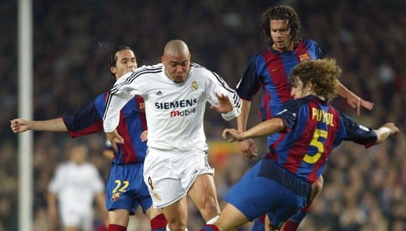 Real Madrid le sacó 22 puntos al Barcelona en la temporada 2002-03 para coronarse campeón de LaLiga. (Foto: Getty Images)