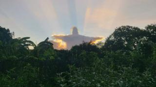 Polémica en redes sociales por la foto de un atardecer donde aparece la silueta de ‘Cristo’