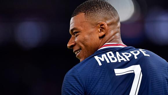 Kylian Mbappé renovará contrato con el PSG por tres temporadas, anunciaron en Francia y España. (Getty)