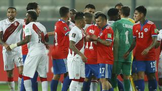 Chile perdió 2-0 ante Perú y se complica en las Eliminatorias