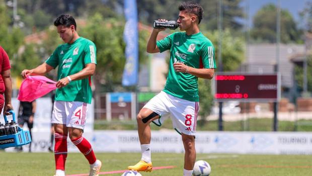 México Sub-23 perdió ante Australia y pone en riesgo su lugar en semis del Torneo Maurice Revello (Foto: Agencias).