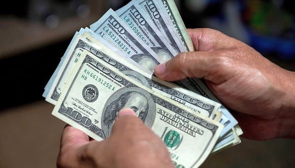 El dólar se negociaba a 20,3 pesos en México este jueves. (Foto: EFE)