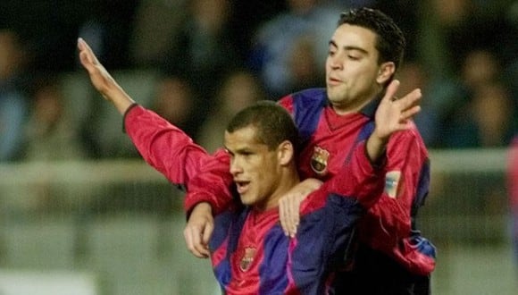 Rivaldo y Xavi fueron compañeros en el Barcelona. (Foto: Reuters)