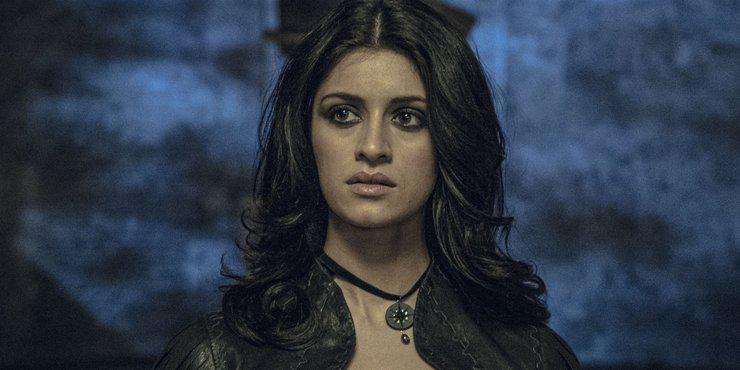 Anya Chalotra interpreta a Yennefer De Vengerberg en “The Witcher”. Foto: Netflix.
