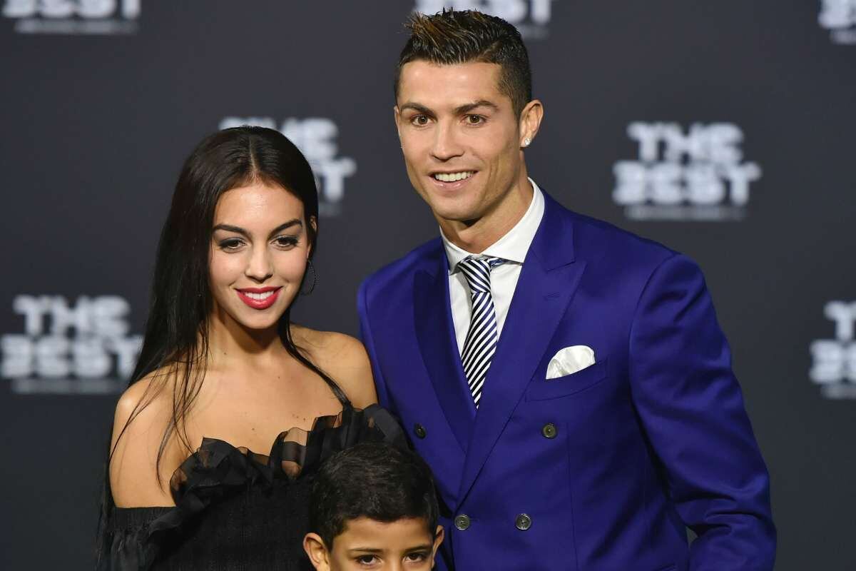 Cristiano Ronaldo tiene varios años de relación con la modelo Georgina Rodríguez. (Foto: FIFA)