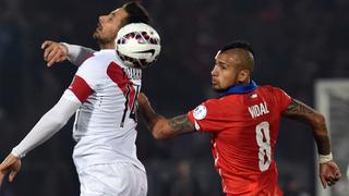 A dos días del Perú vs. Chile: Conmebol recordó a Claudio Pizarro y Arturo Vidal