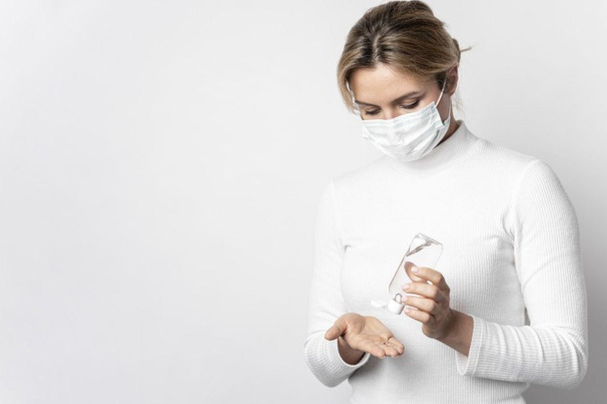 En esta época de pandemia, el gel desinfectante es requerido por gran cantidad de personas para su aseo y prevenir el contagio del coronavirus (Foto: Freepik)