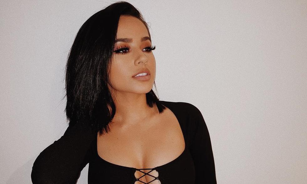 Becky G muestra cómo se ejercita tras su lesión a la rodilla. (Foto: @iambeckyg)