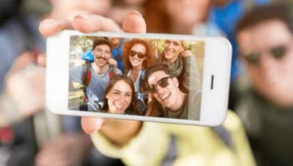Apple lanzaría nueva función para selfies grupales a distancia.