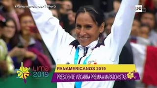 ¡Emocionante! Así fue la premiación de Gladys Tejeda tras ganar medalla de oro en la maratón