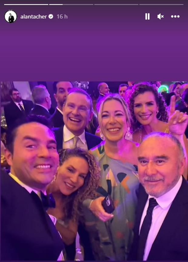 Alan Tacher and other guests at the wedding (Photo: Alan Tacher/Instagram)