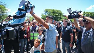 Fiebre por el ‘Pistolero’: Luis Suárez paralizó Porto Alegre tras llegar para jugar por Gremio