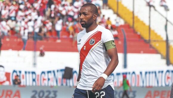 Jair Céspedes, actual capitán de Deportivo Municipal. (Foto: GEC)