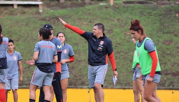 La Selección Peruana Femenina terminó algunos detalles de su entrenamiento previo al choque contra Argentina. (Foto: Prensa FPF)